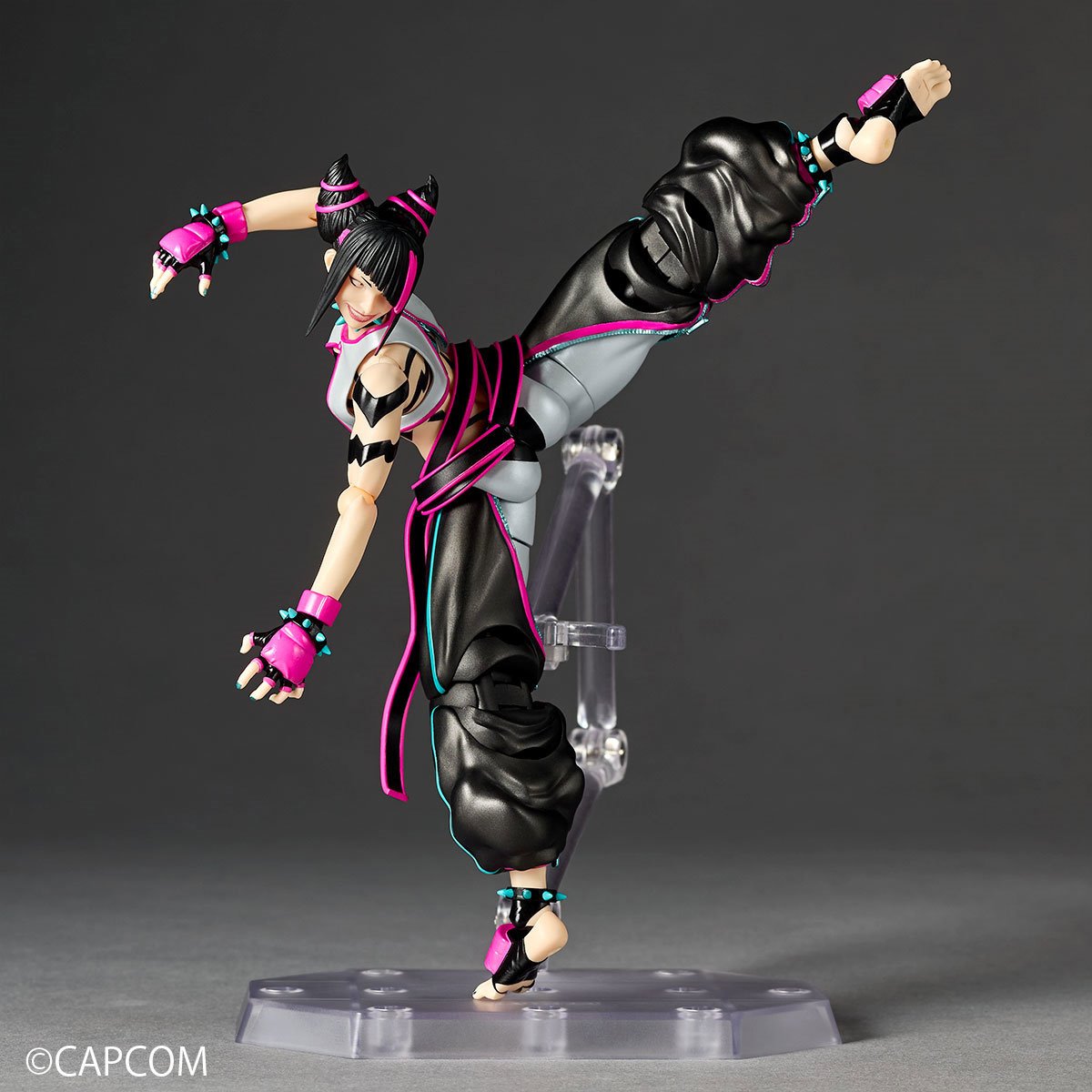 PRE-ORDER Street Fighter 6 Juri Revoltech Amazing Yamaguchi Action Figure DC722067 US-Import