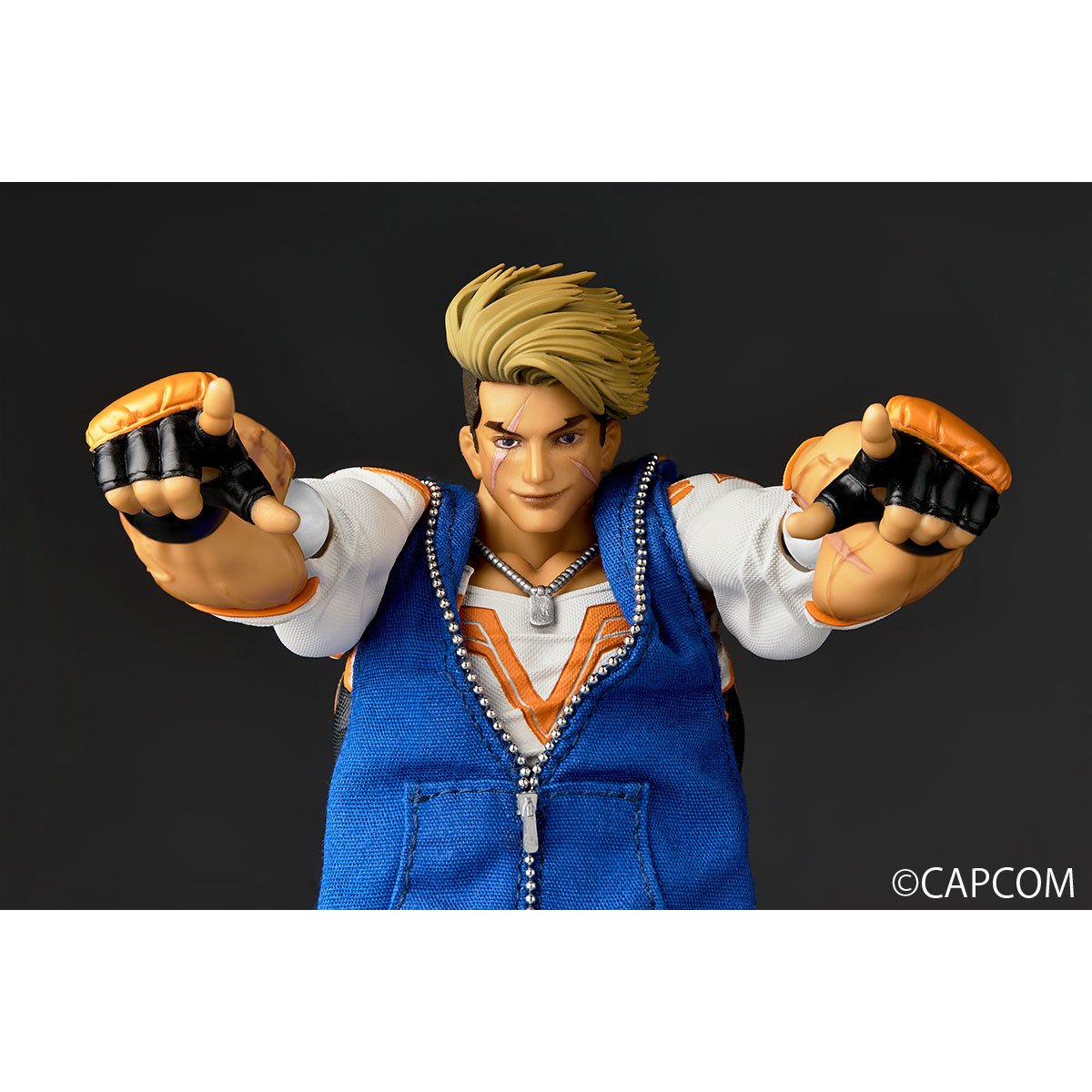 PRE-ORDER Street Fighter 6 Luke Revoltech Amazing Yamaguchi Action Figure DC220806 US-Import