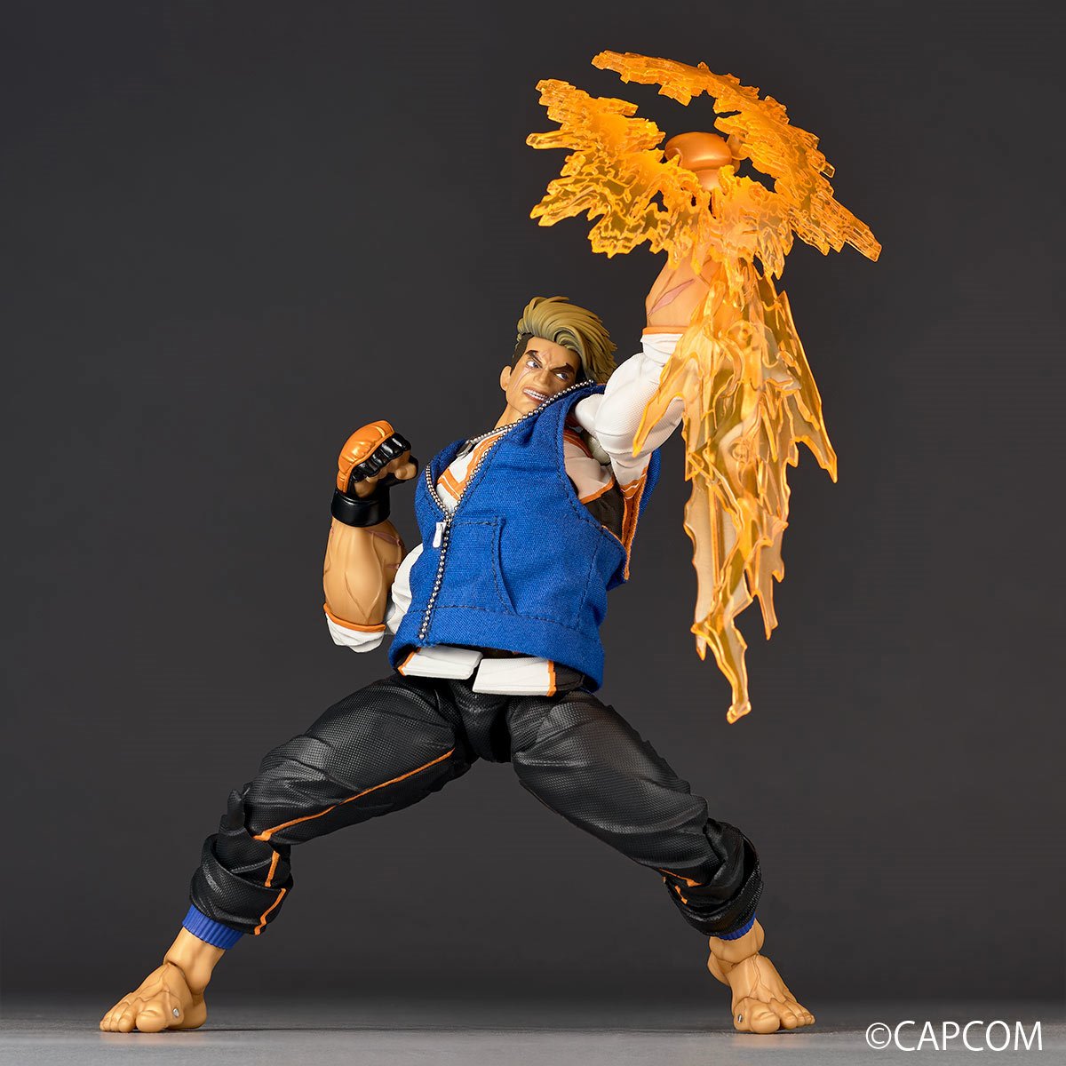 PRE-ORDER Street Fighter 6 Luke Revoltech Amazing Yamaguchi Action Figure DC220806 US-Import