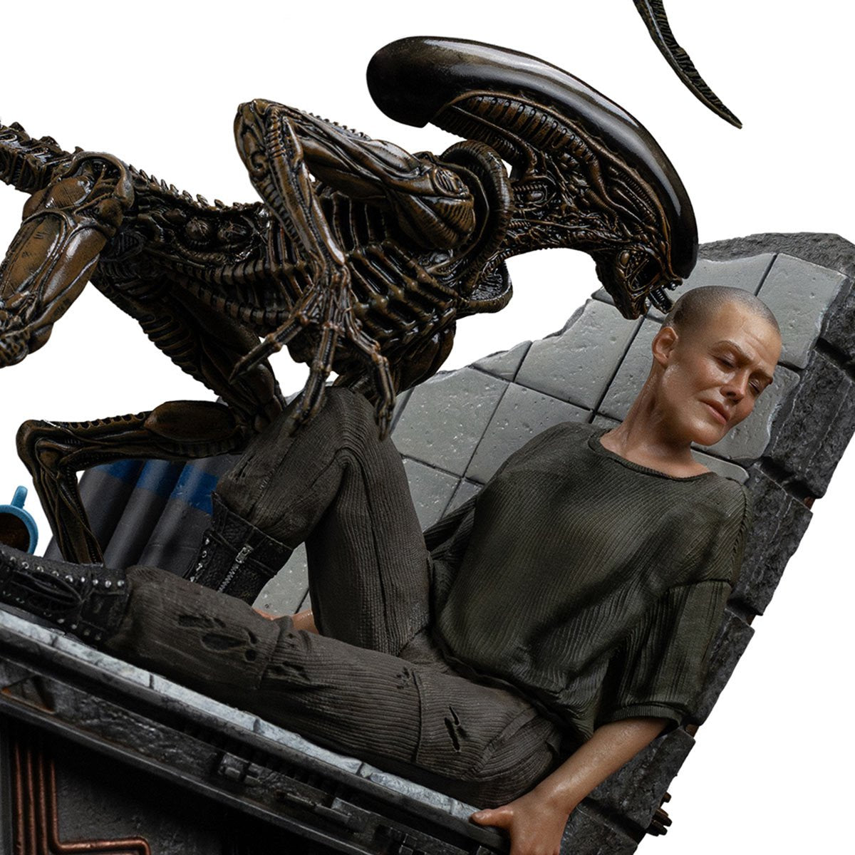 PRE-ORDER Alien 3 Ellen Ripley and Dog Alien 1:10 Art Scale Statue RN34101 US-IMPORT
