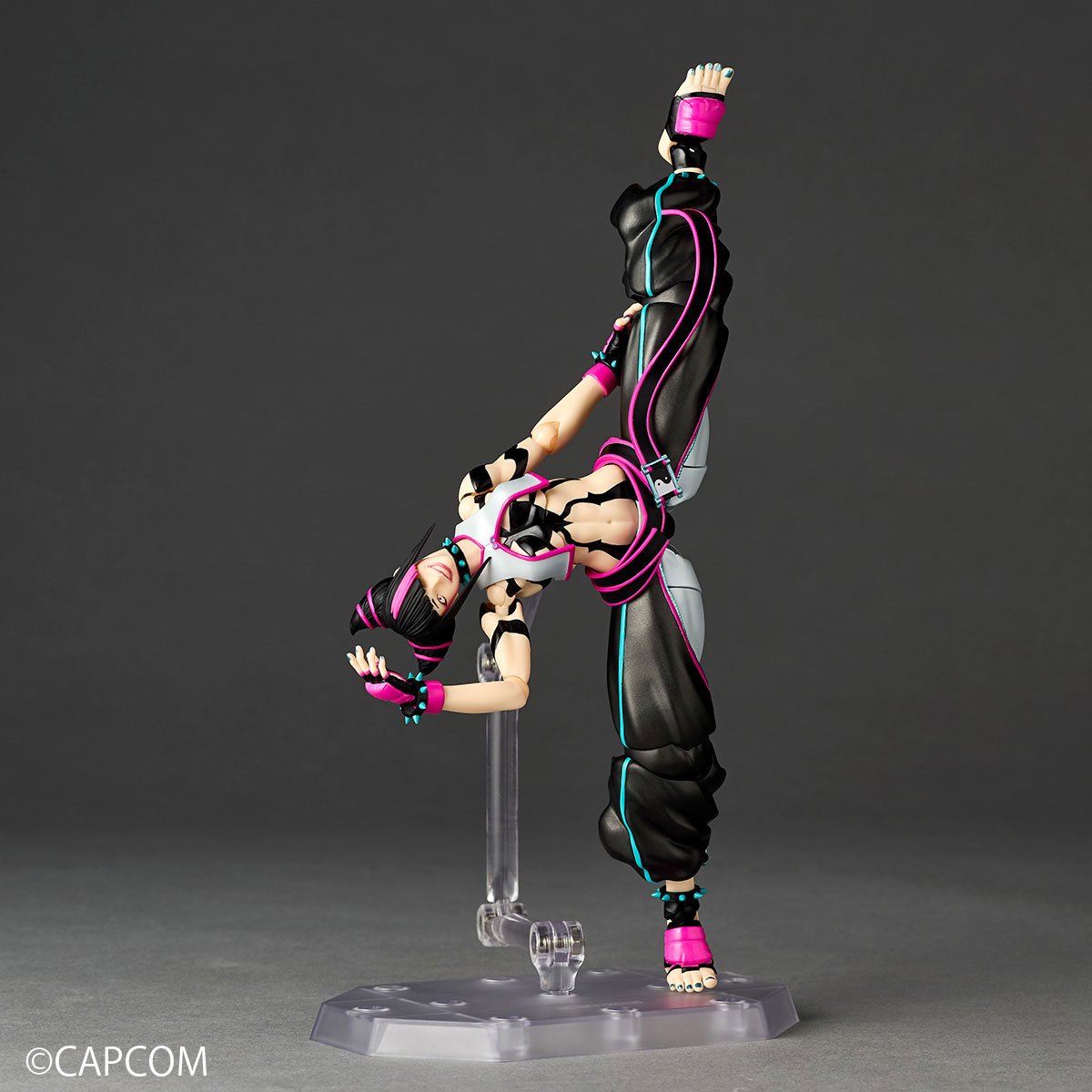 PRE-ORDER Street Fighter 6 Juri Revoltech Amazing Yamaguchi Action Figure DC722067 US-Import