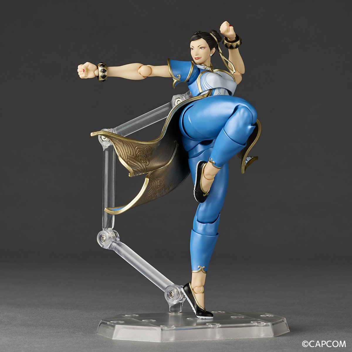 PRE-ORDER Street Fighter 6 Chun-Li Revoltech Amazing Yamaguchi Action Figure DC220806 US-Import